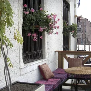  Guest house Honeymoon On Grand Canal